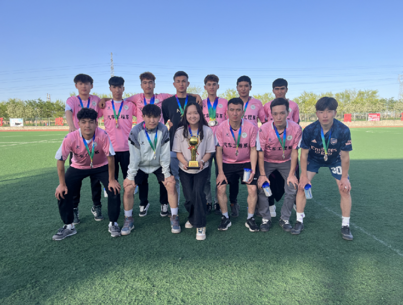 学生足球比赛.png